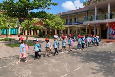 TRAO TẶNG MŨ BẢO HIỂM – GỬI TRỌN YÊU THƯƠNG