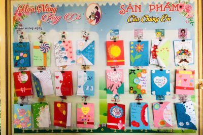 Sắc màu tri ân từ những sản phẩm sáng tạo của học sinh.