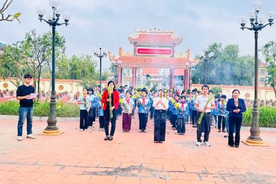 Sinh hoạt dưới cờ kỷ niệm 22/12 – Tri ân các anh hùng liệt sĩ